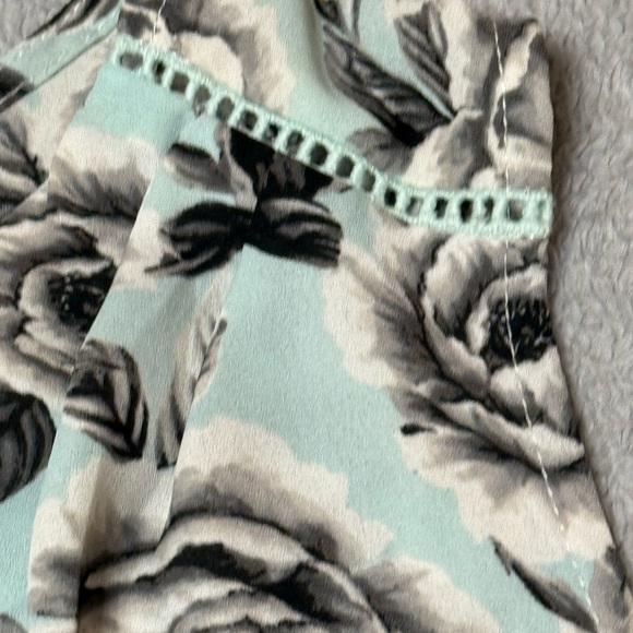 Torrid Mint Green & Black Floral Print Georgette Tank Top Size 3 - Picture 6 of 7